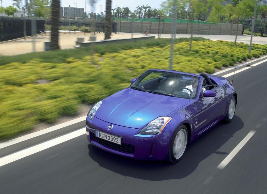  Nissan 350Z Roadster 2005 года  (фото 15 из 25)